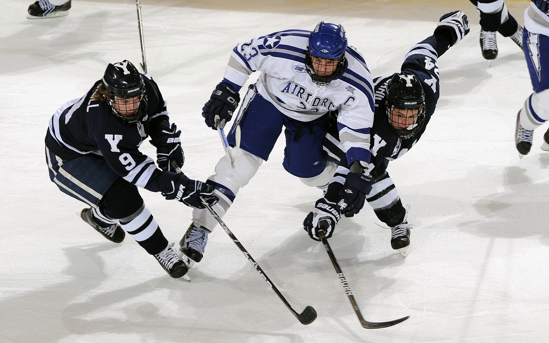 LPL战队团战配合天衣无缝:揭秘冠军战队的制胜秘籍