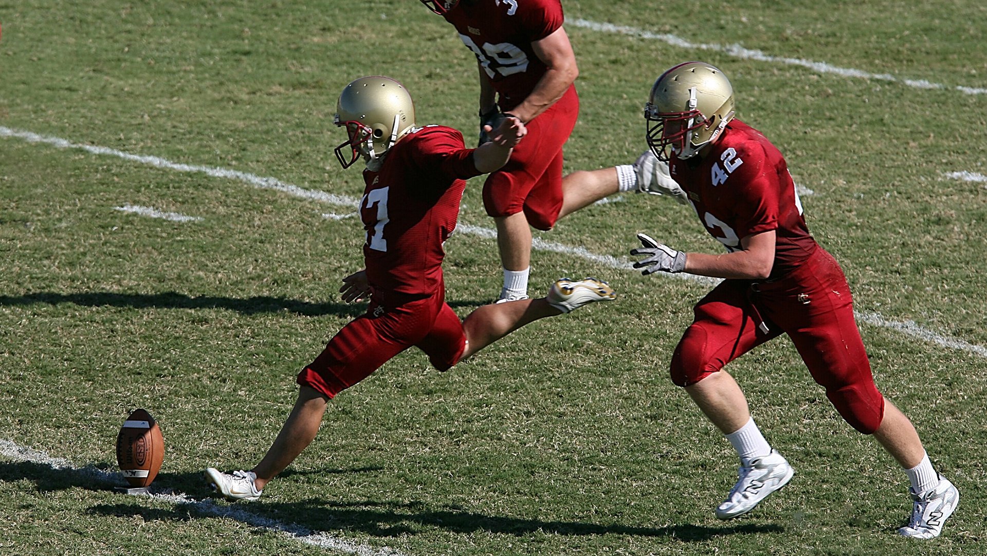 球员家庭日活动促进球员与家属情感交流，球迷家属